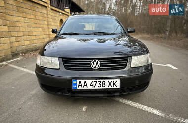 Універсал Volkswagen Passat 1997 в Києві