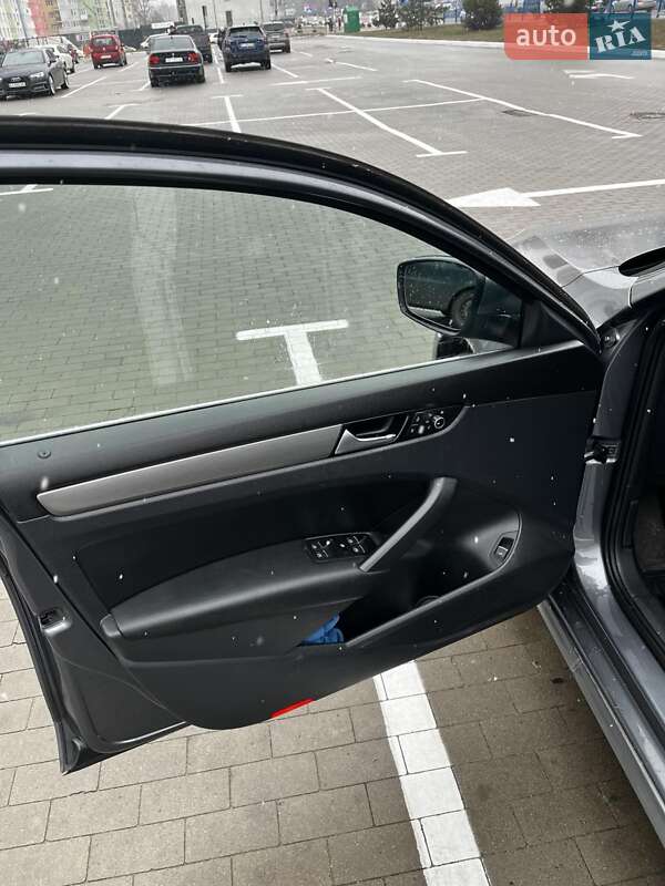 Седан Volkswagen Passat 2013 в Броварах