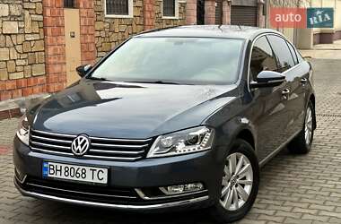 Седан Volkswagen Passat 2012 в Одессе