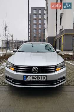 Седан Volkswagen Passat 2016 в Львові