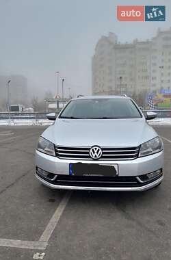 Універсал Volkswagen Passat 2011 в Івано-Франківську