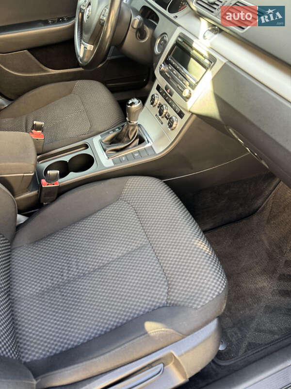 Універсал Volkswagen Passat 2012 в Києві
