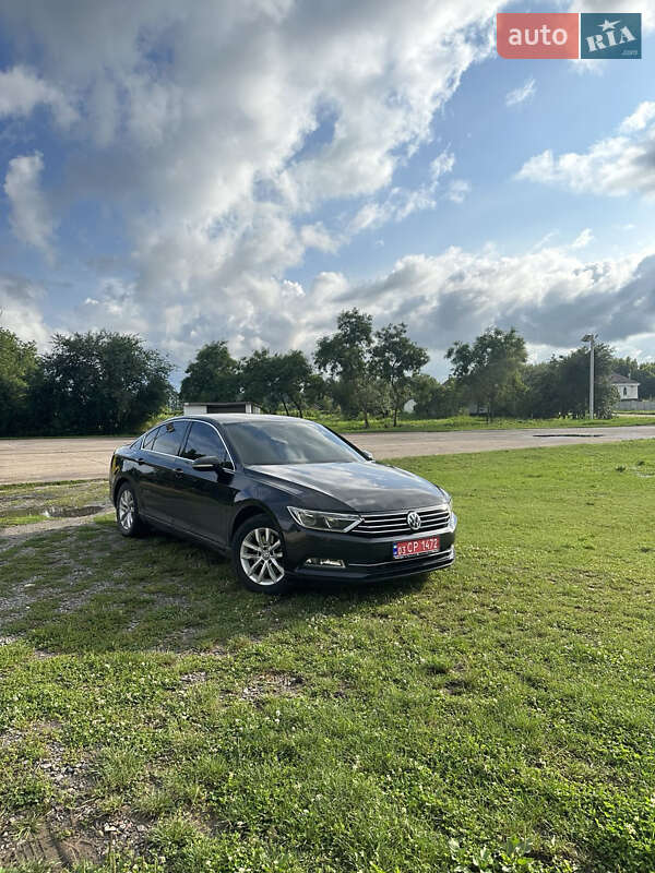 Седан Volkswagen Passat 2017 в Прилуках