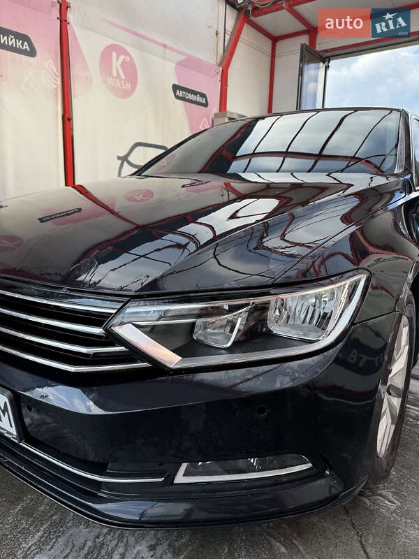Седан Volkswagen Passat 2017 в Прилуках