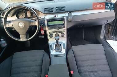 Седан Volkswagen Passat 2009 в Луцке