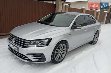 Седан Volkswagen Passat 2018 в Киеве