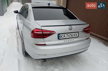 Седан Volkswagen Passat 2018 в Киеве