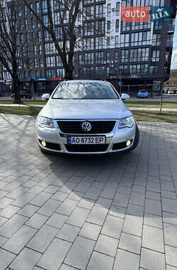 Універсал Volkswagen Passat 2009 в Ужгороді