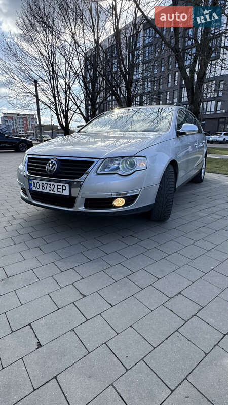 Універсал Volkswagen Passat 2009 в Ужгороді