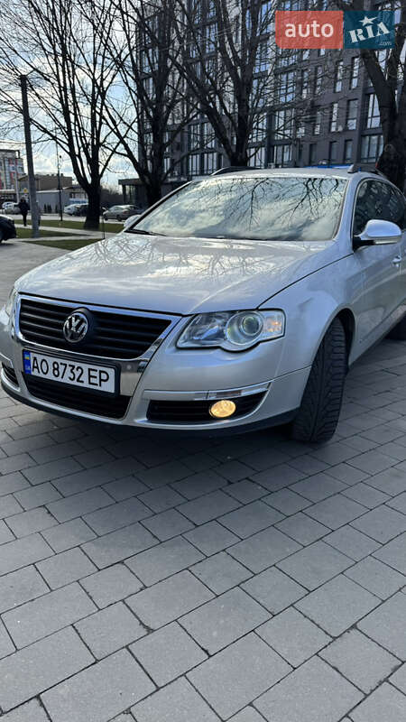 Універсал Volkswagen Passat 2009 в Ужгороді