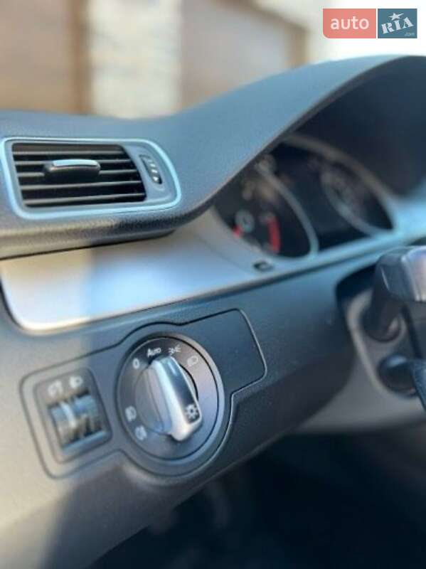 Універсал Volkswagen Passat 2014 в Виноградові