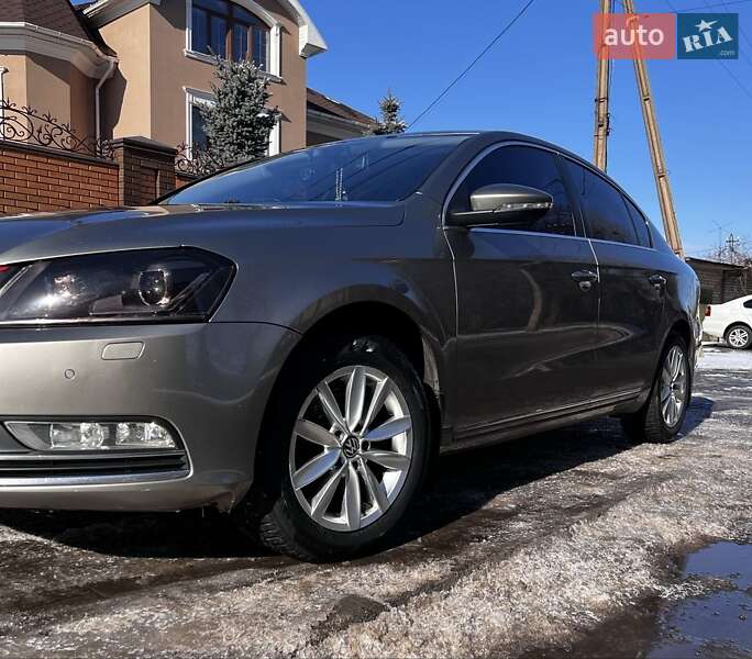 Седан Volkswagen Passat 2012 в 
