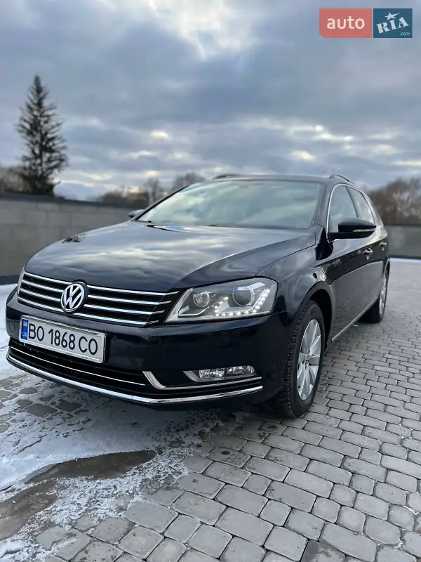 Універсал Volkswagen Passat 2012 в 