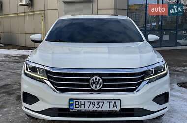 Седан Volkswagen Passat 2020 в Днепре