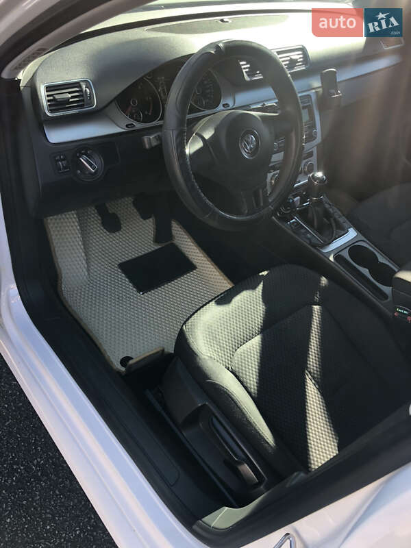 Универсал Volkswagen Passat 2013 в Сокирнице