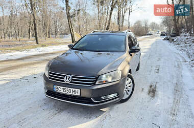 Універсал Volkswagen Passat 2012 в Львові