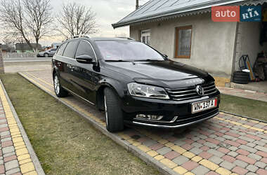 Универсал Volkswagen Passat 2011 в Снятине