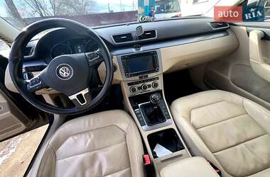 Універсал Volkswagen Passat 2013 в Львові