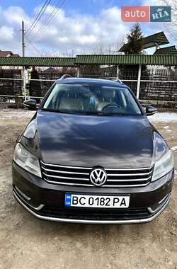 Універсал Volkswagen Passat 2013 в Львові