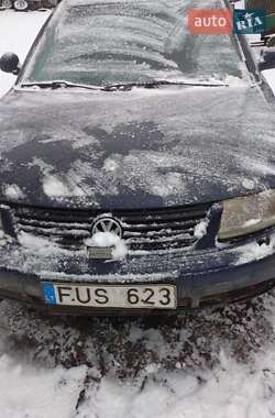 Седан Volkswagen Passat 1998 в Сарнах