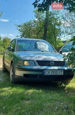 Седан Volkswagen Passat 1998 в Черкассах