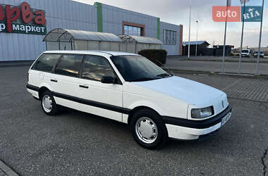 Универсал Volkswagen Passat 1989 в Виноградове