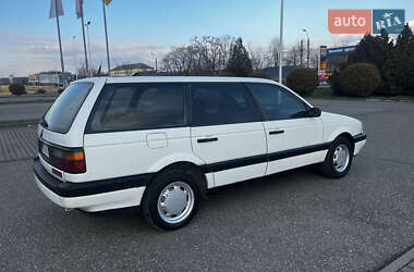 Универсал Volkswagen Passat 1989 в Виноградове