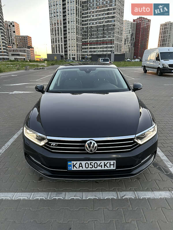 Седан Volkswagen Passat 2018 в Киеве