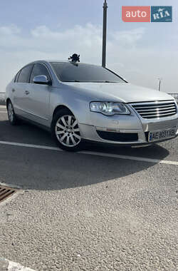 Седан Volkswagen Passat 2005 в Кривом Роге