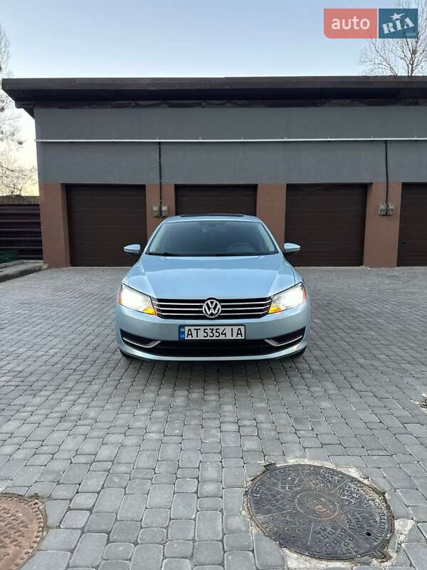Седан Volkswagen Passat 2012 в Ивано-Франковске