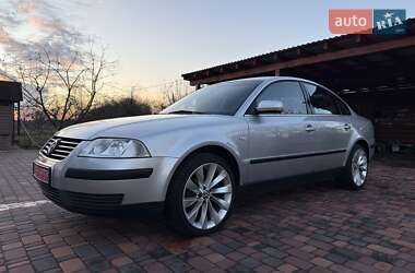 Седан Volkswagen Passat 2002 в Житомирі