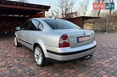 Седан Volkswagen Passat 2002 в Житомирі