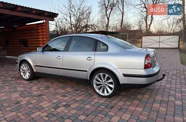 Седан Volkswagen Passat 2002 в Житомирі