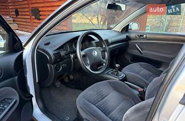 Седан Volkswagen Passat 2002 в Житомирі