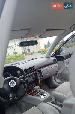 Седан Volkswagen Passat 2003 в Мервичах