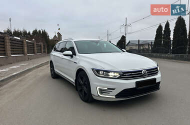 Универсал Volkswagen Passat 2016 в Житомире