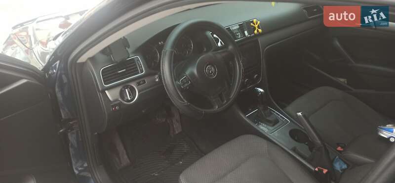 Седан Volkswagen Passat 2011 в Хмельницком