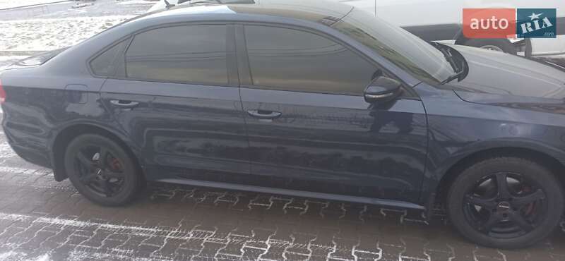 Седан Volkswagen Passat 2011 в Хмельницком