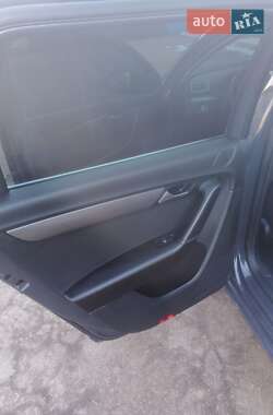 Універсал Volkswagen Passat 2013 в 