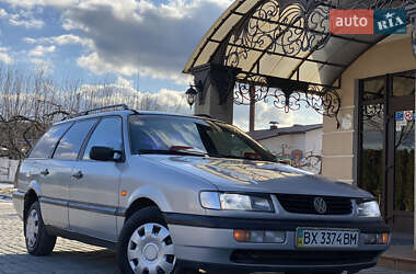 Універсал Volkswagen Passat 1994 в Дунаївцях