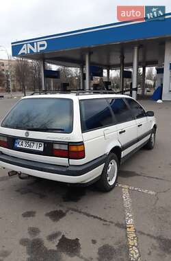 Універсал Volkswagen Passat 1988 в Києві