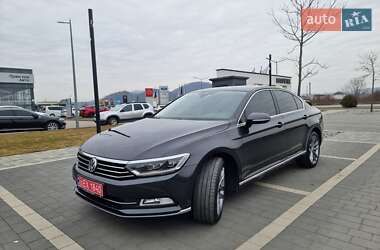 Седан Volkswagen Passat 2019 в Мукачево