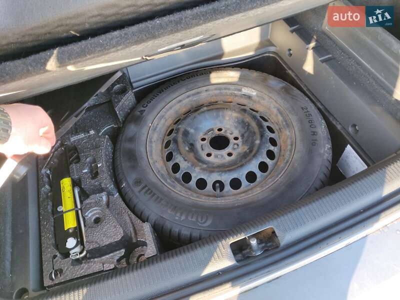 Універсал Volkswagen Passat 2011 в Луцьку