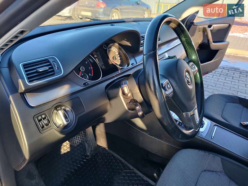 Універсал Volkswagen Passat 2011 в Луцьку