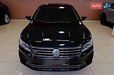 Седан Volkswagen Passat 2017 в Одессе