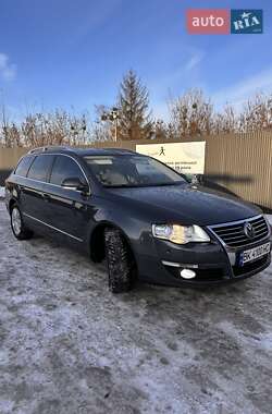 Універсал Volkswagen Passat 2009 в Сарнах