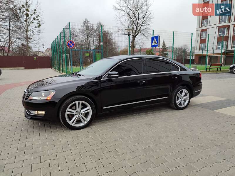 Седан Volkswagen Passat 2014 в Ивано-Франковске