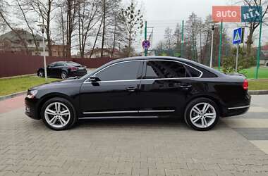 Седан Volkswagen Passat 2014 в Ивано-Франковске