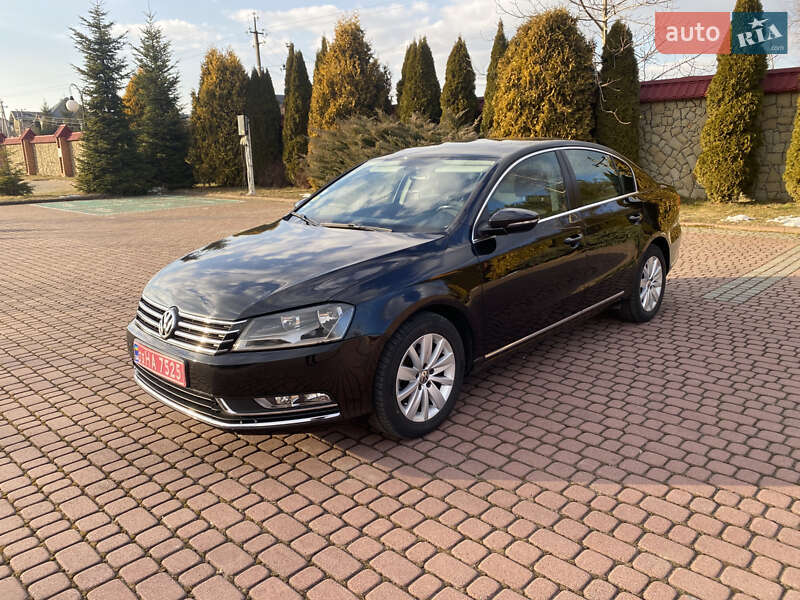 Седан Volkswagen Passat 2014 в Львове