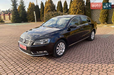 Седан Volkswagen Passat 2014 в Львове